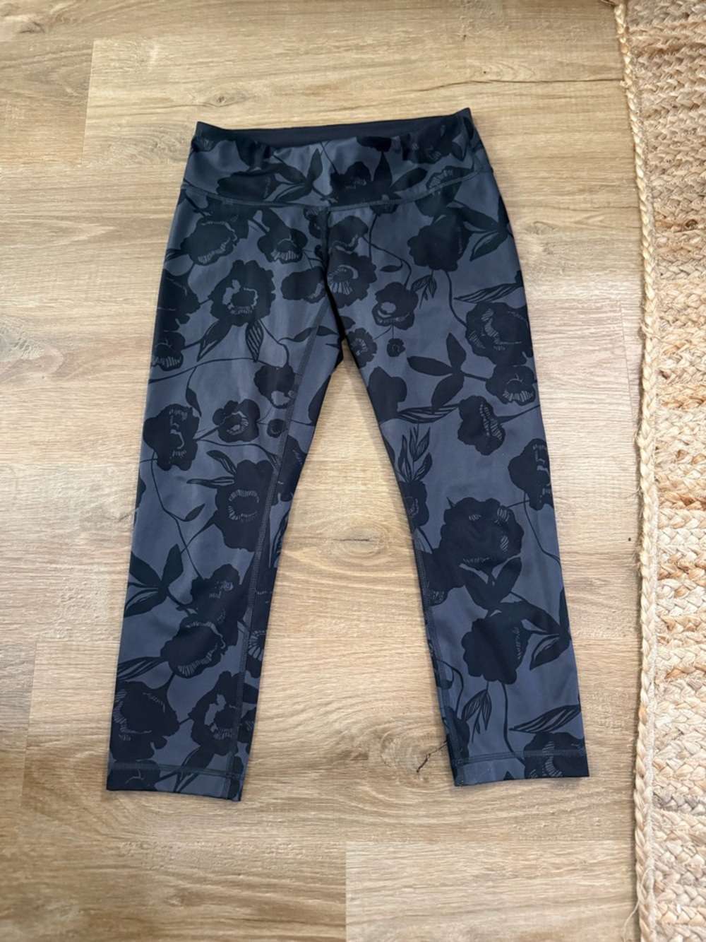 Wunder Under Black Floral Print Cropped Lululemon
